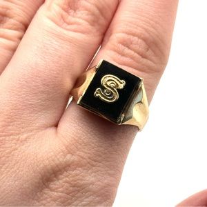 ‘S’ Signet Ring 10k Yellow Gold